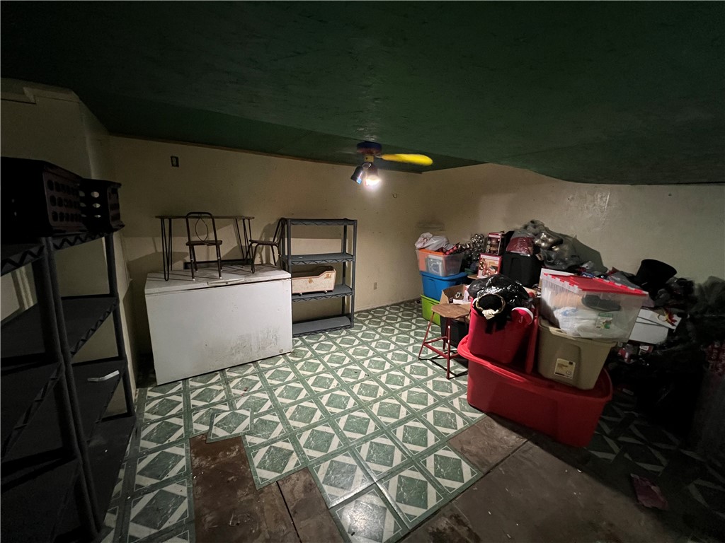 636 Cushing Street Property Photo 13
