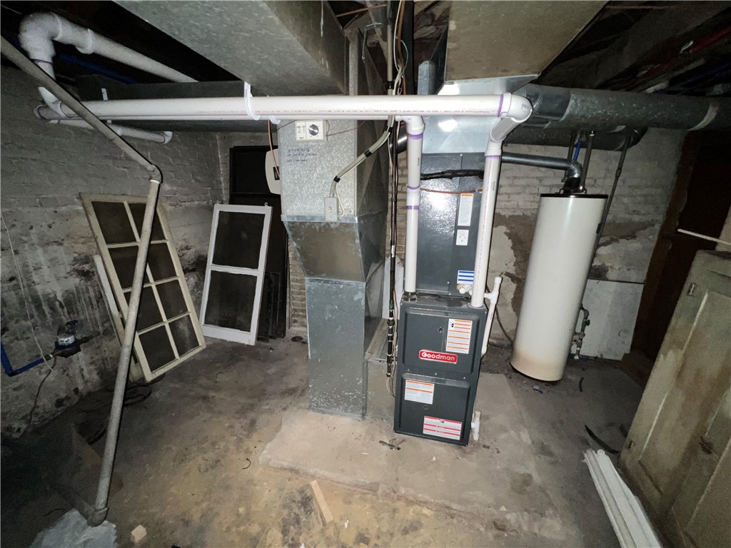 636 Cushing Street Property Photo 14