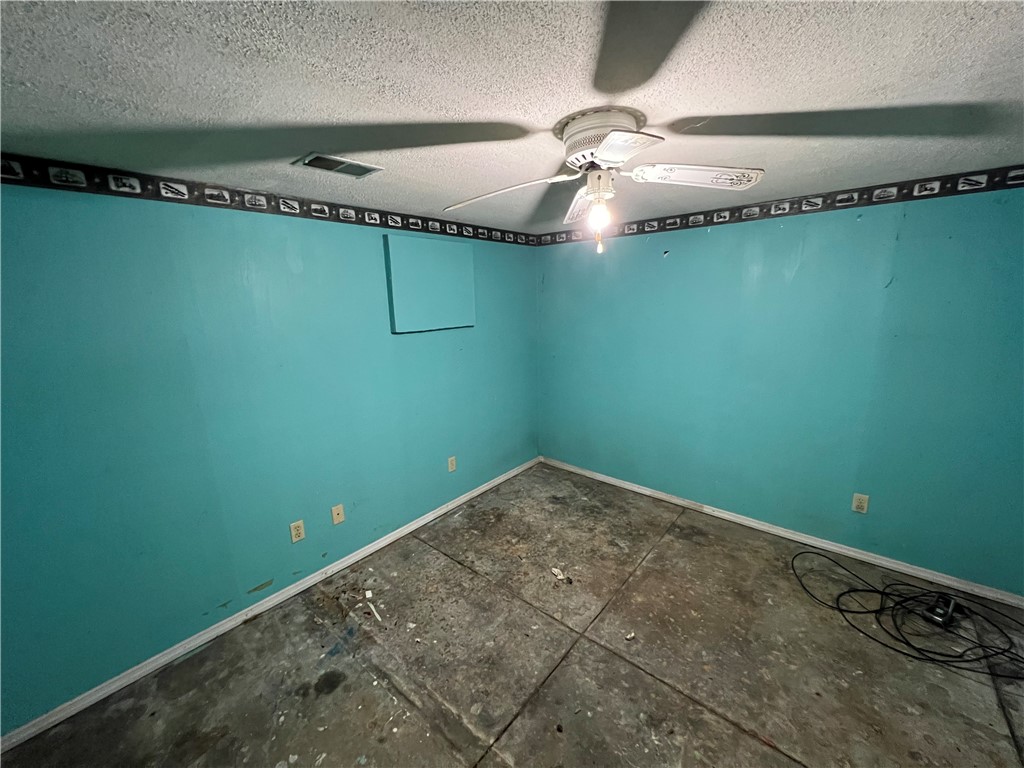 636 Cushing Street Property Photo 15