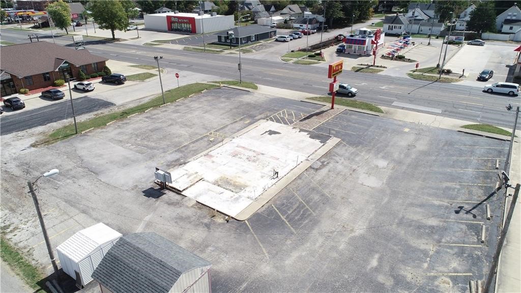 800 Charleston Avenue Property Photo 1
