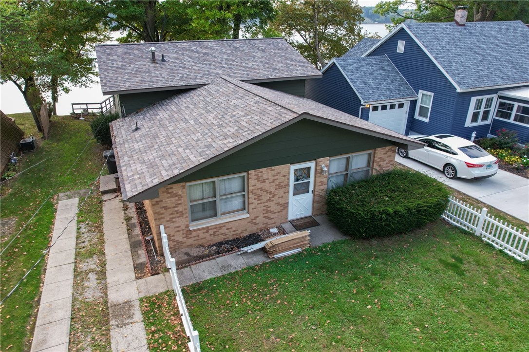 104 Lakeside Drive Property Photo 2