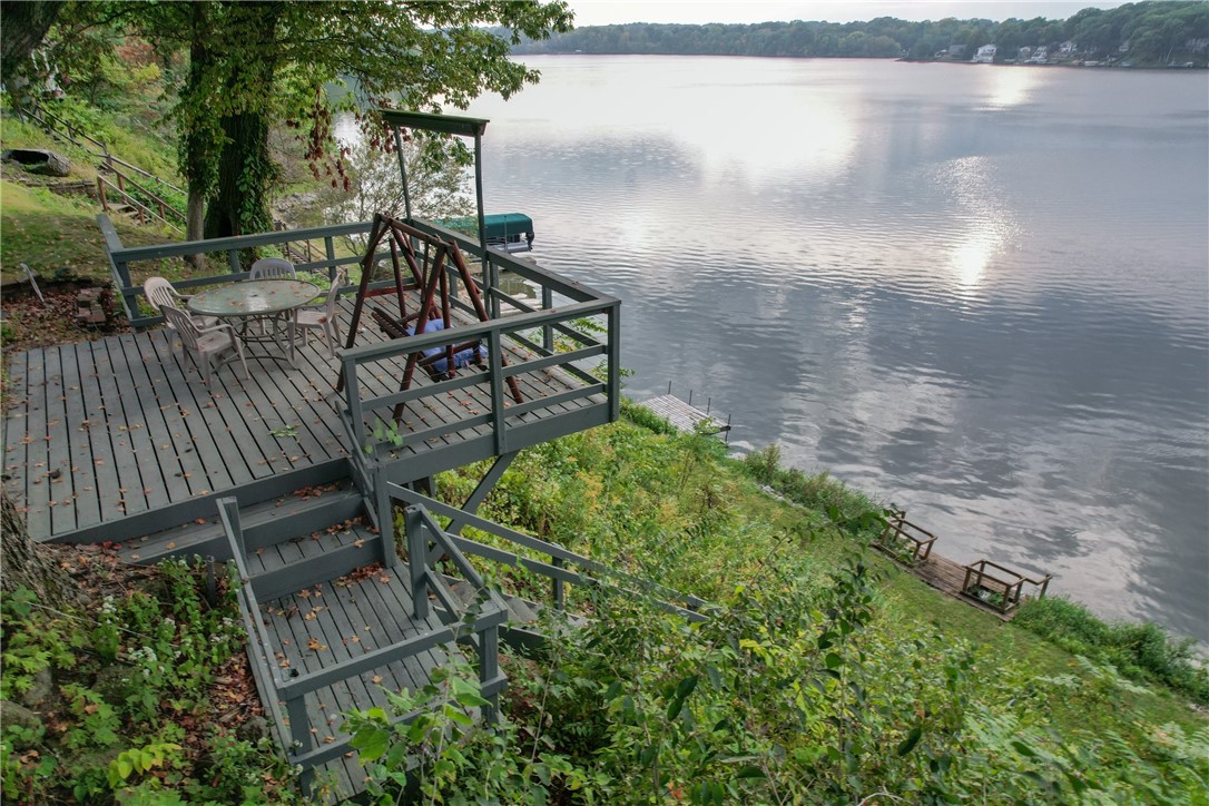 104 Lakeside Drive Property Photo 4