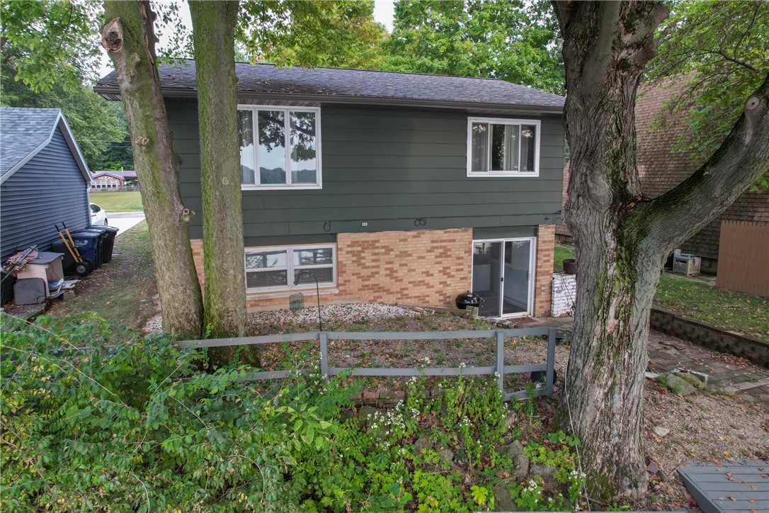 104 Lakeside Drive Property Photo 8
