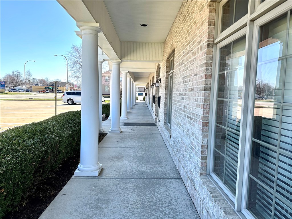 921 Lake Land Boulevard Property Photo 7