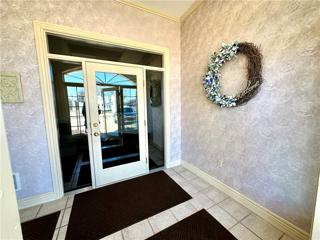 921 Lake Land Boulevard Property Photo 8