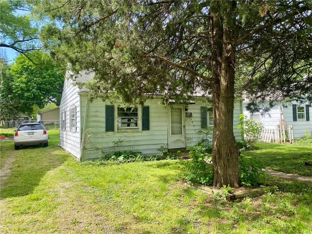 1637 Division Street Property Photo 1
