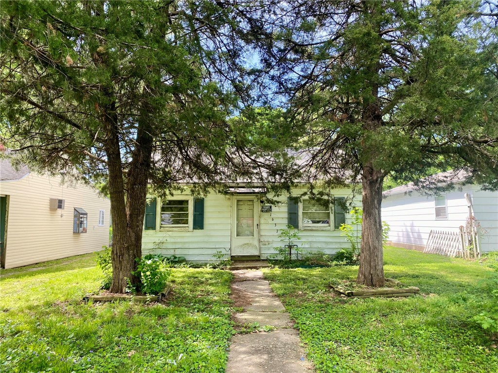 1637 Division Street Property Photo 2