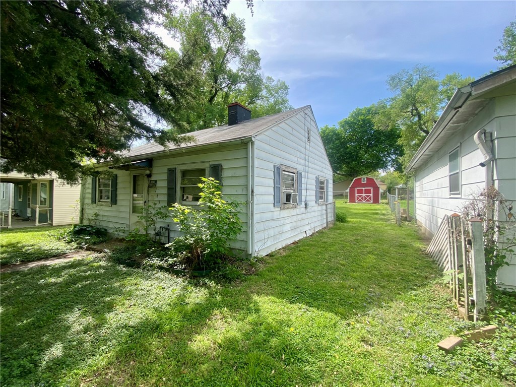 1637 Division Street Property Photo 3