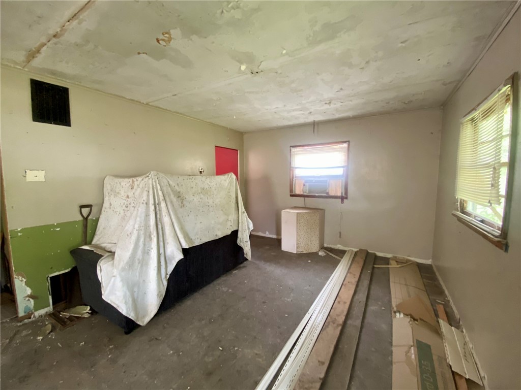 1637 Division Street Property Photo 6