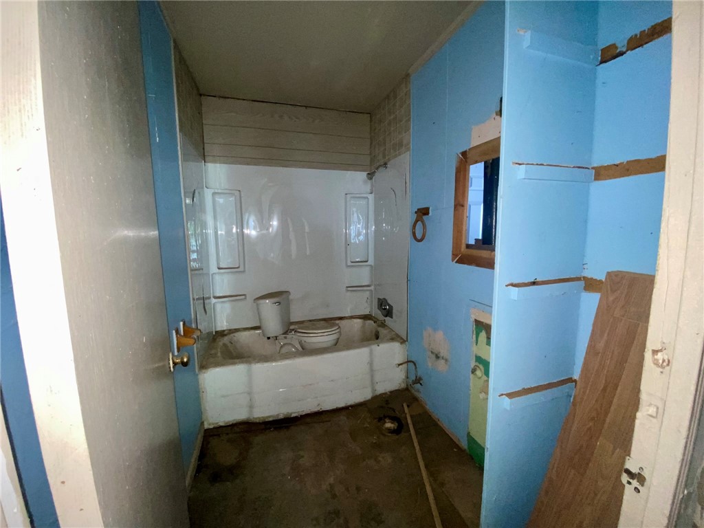 1637 Division Street Property Photo 10