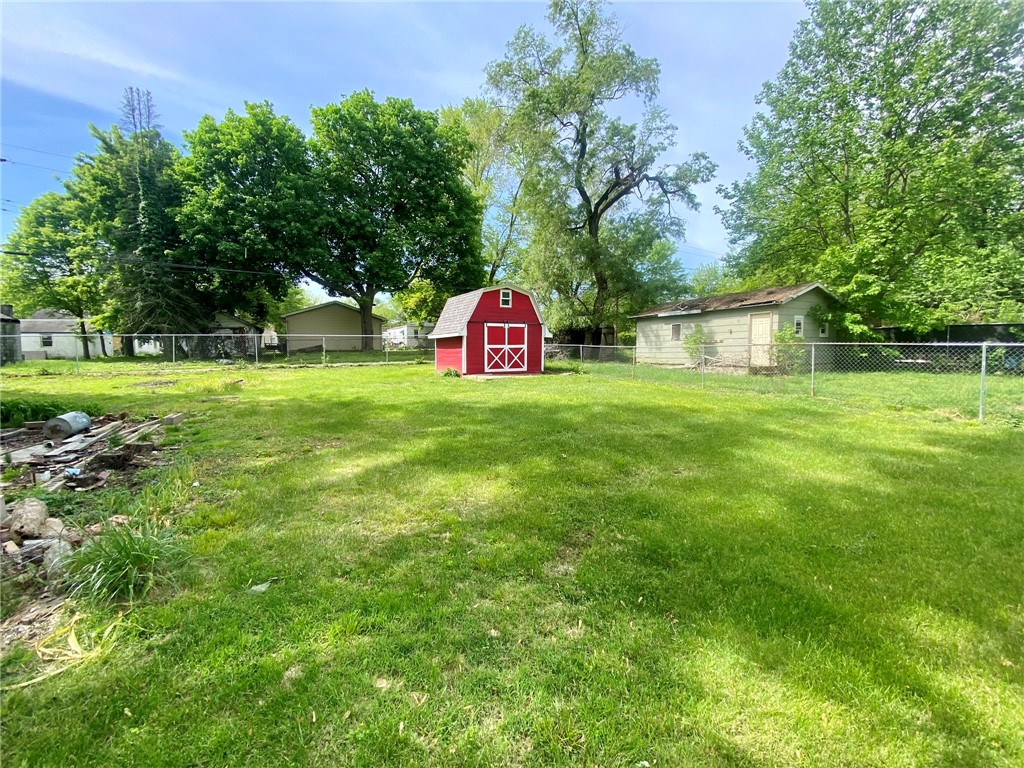 1637 Division Street Property Photo 12