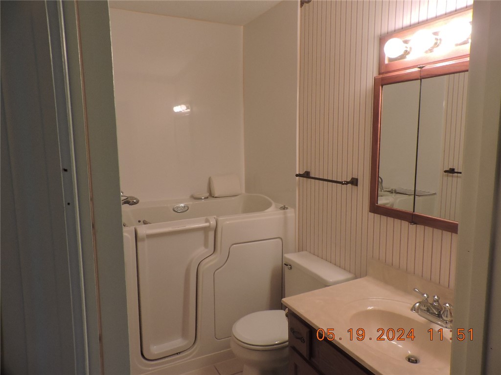 1607 N Adams Street Property Photo 13