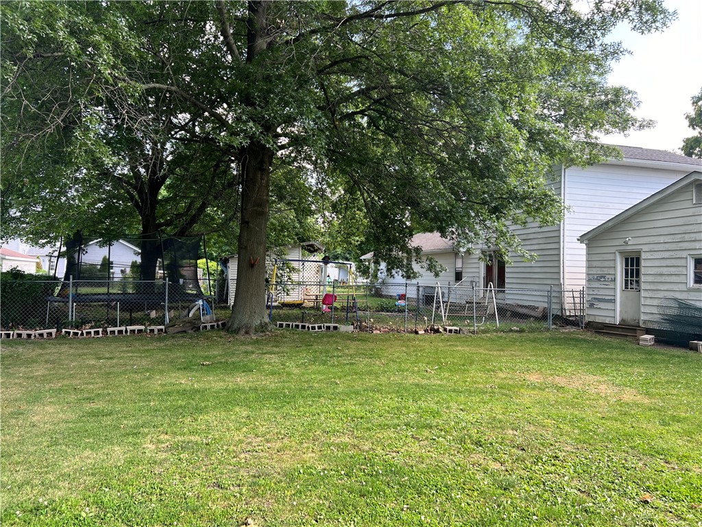 418 N Cedar Street Property Photo 5