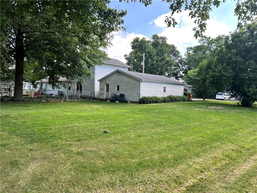 418 N Cedar Street Property Photo 6