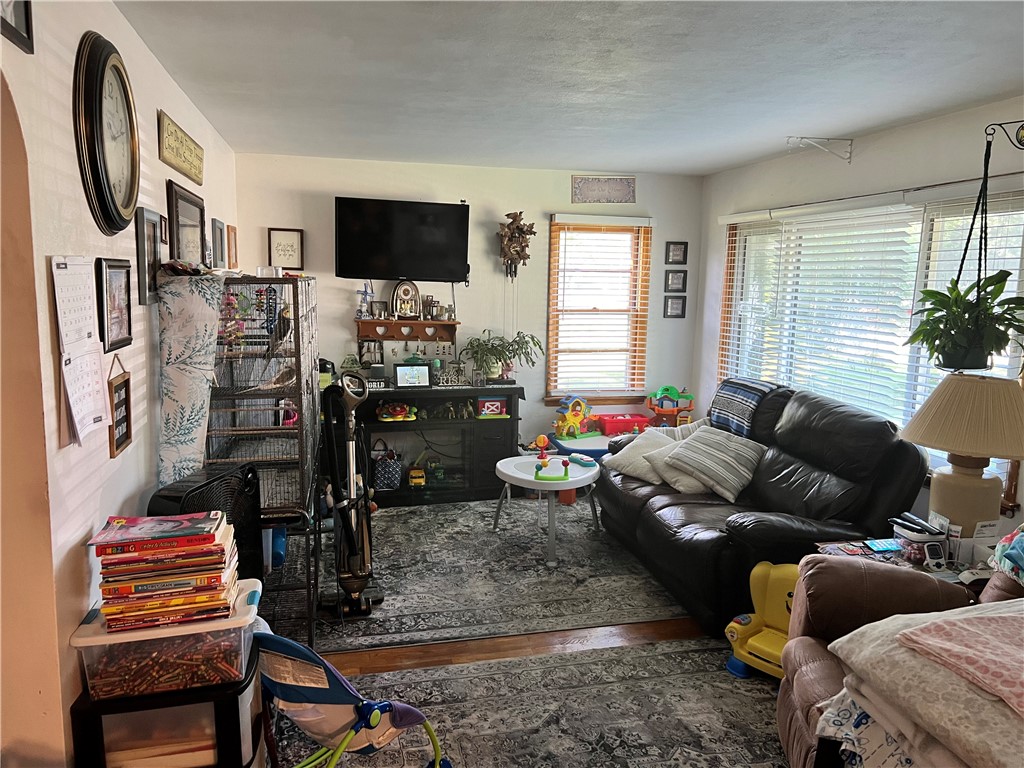 418 N Cedar Street Property Photo 8