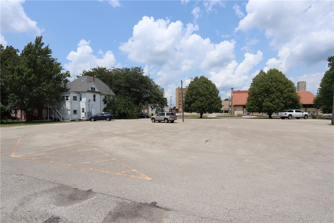 1600 Wabash Avenue Property Photo 4