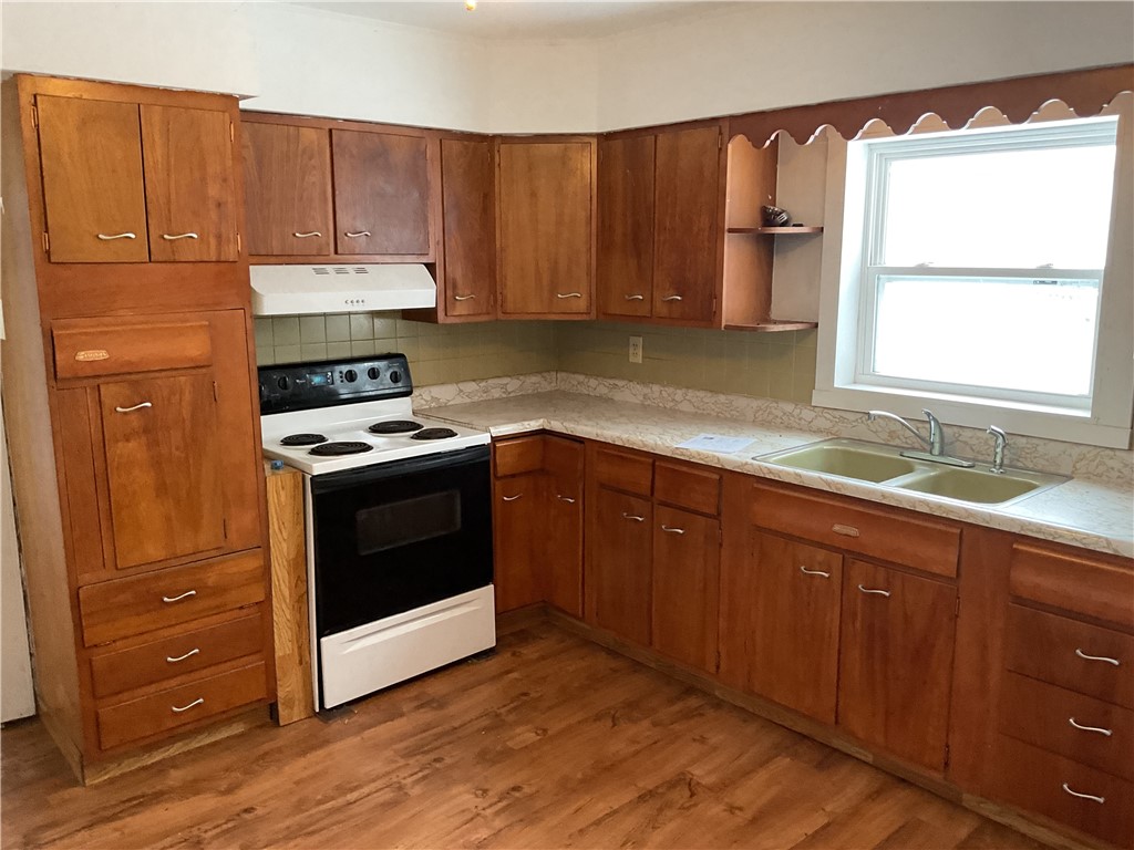 408 1st Street Property Photo 5