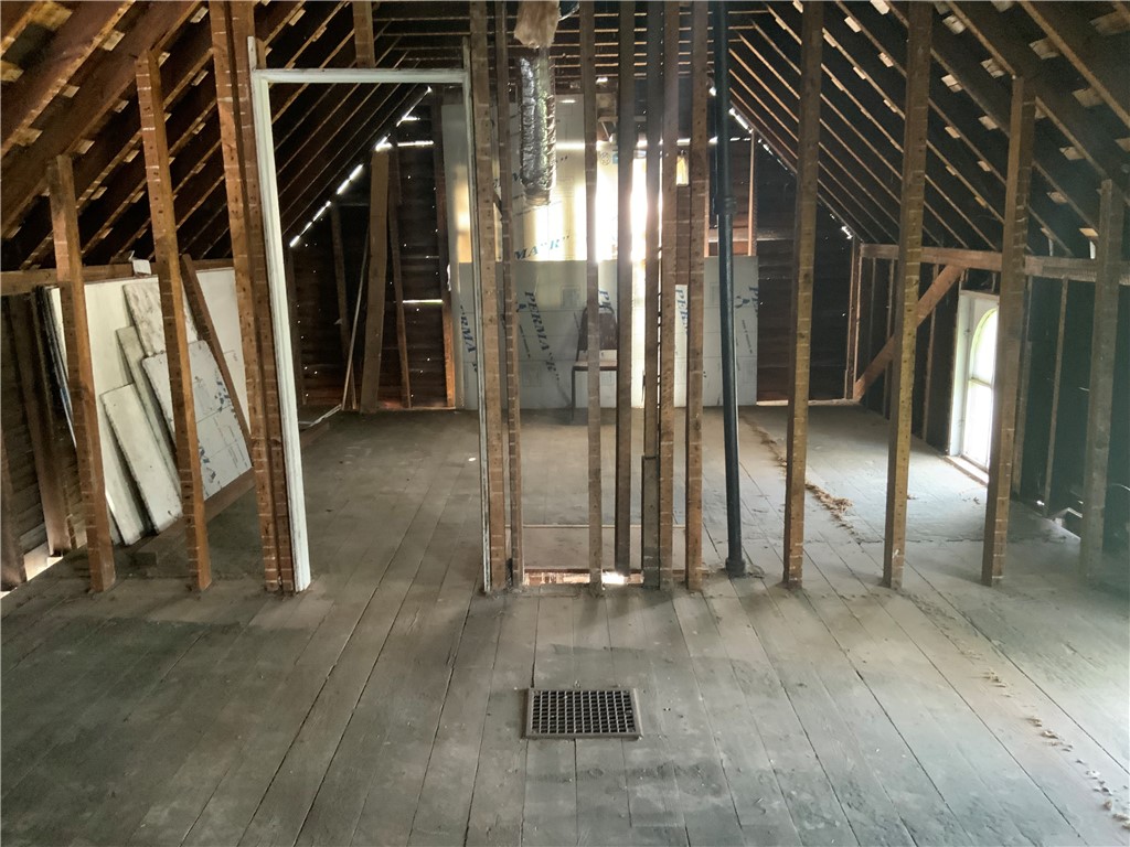 111 South Street Property Photo 10