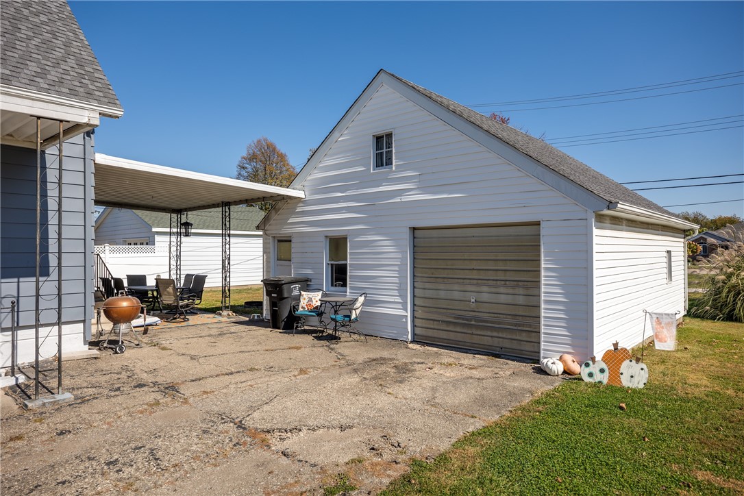 702 2nd Street Property Photo 5