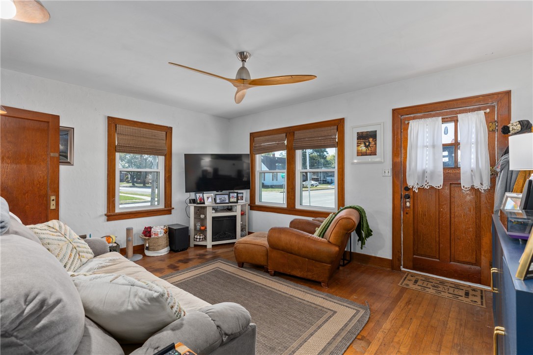 702 2nd Street Property Photo 14