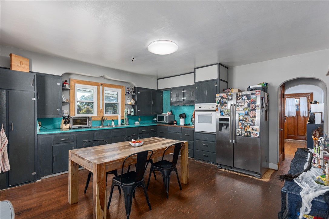 702 2nd Street Property Photo 18