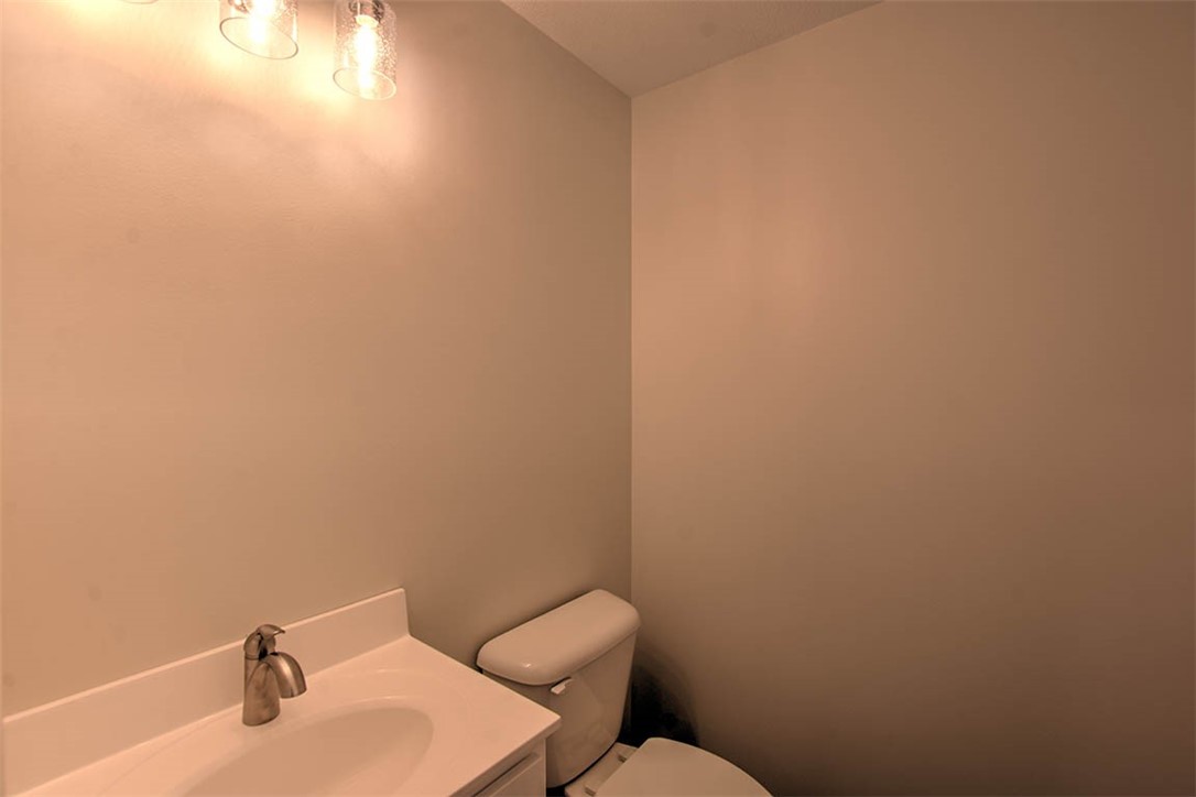690 Emerald Avenue Property Photo 23