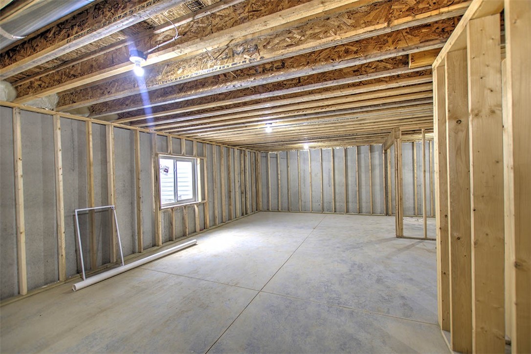 690 Emerald Avenue Property Photo 27
