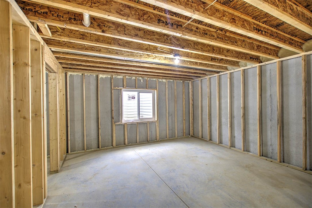 690 Emerald Avenue Property Photo 29