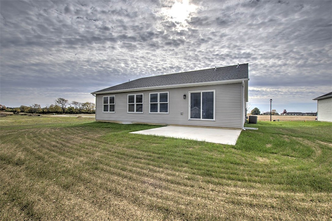 690 Emerald Avenue Property Photo 32