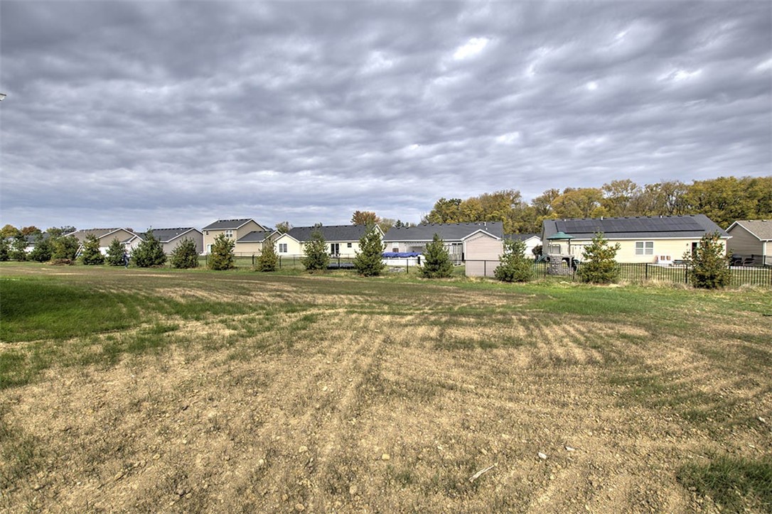 690 Emerald Avenue Property Photo 35