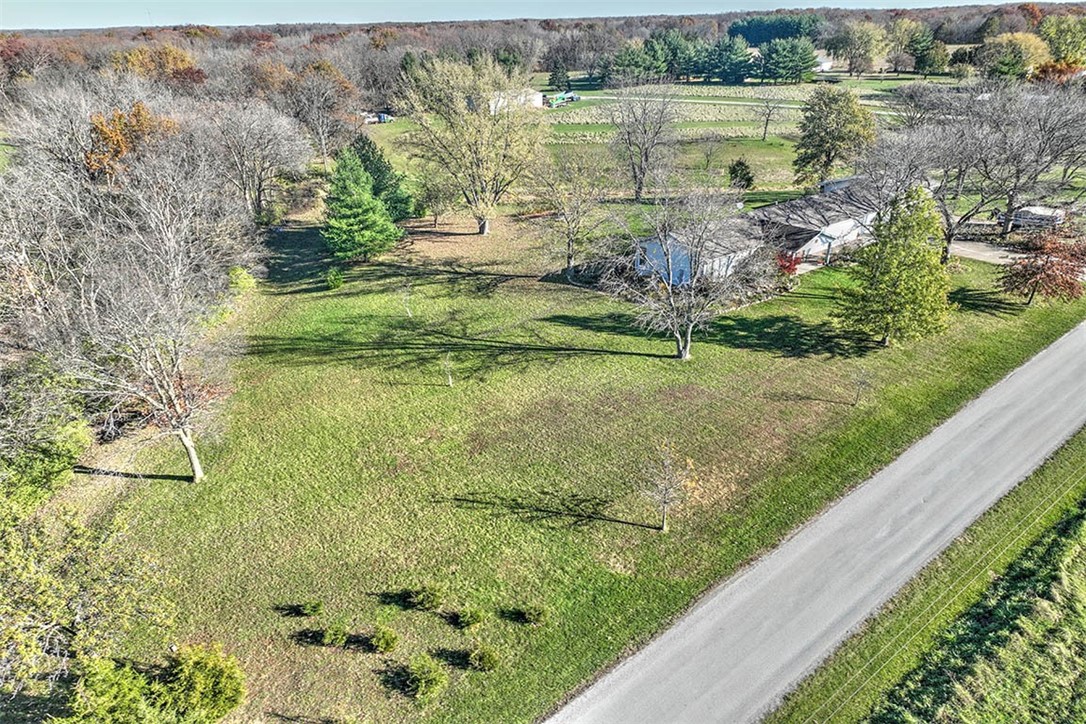 2233 1900 North Road Property Photo 3
