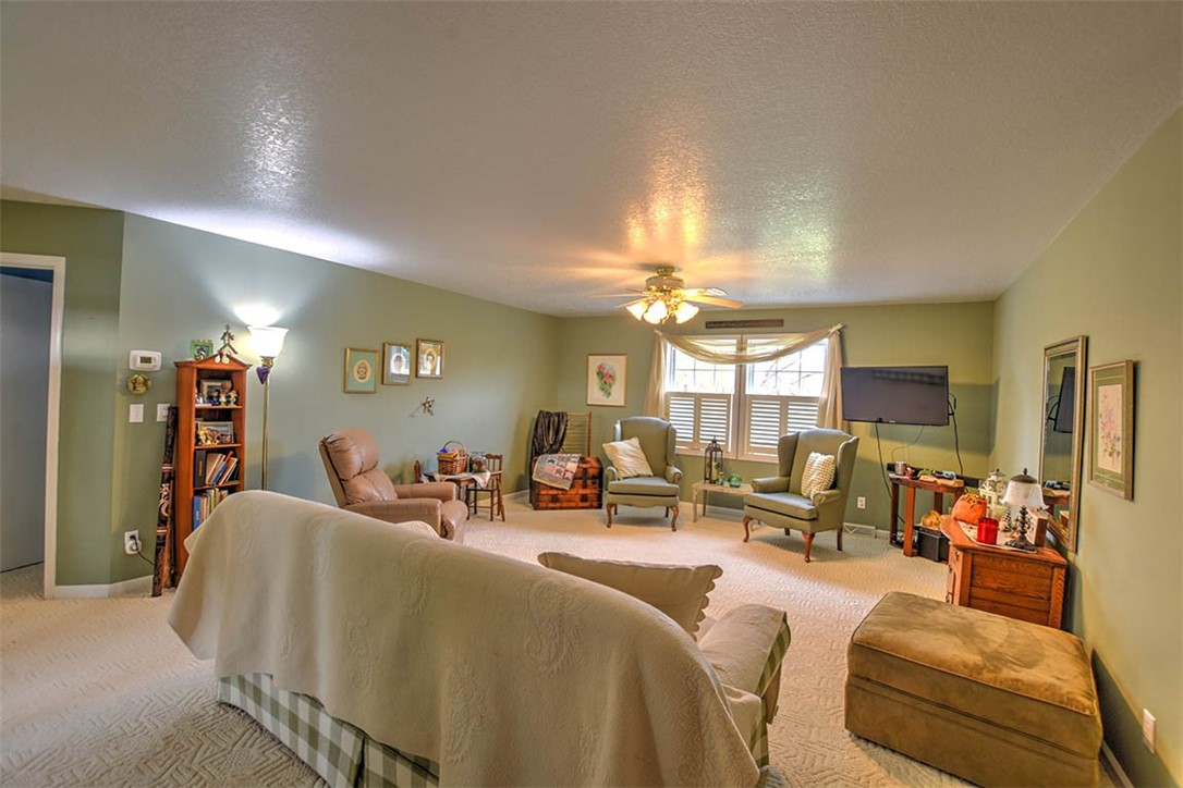 2233 1900 North Road Property Photo 11