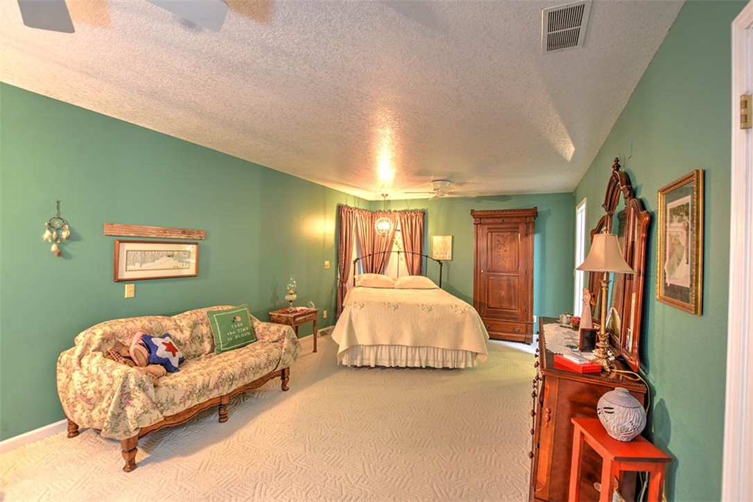 2233 1900 North Road Property Photo 18