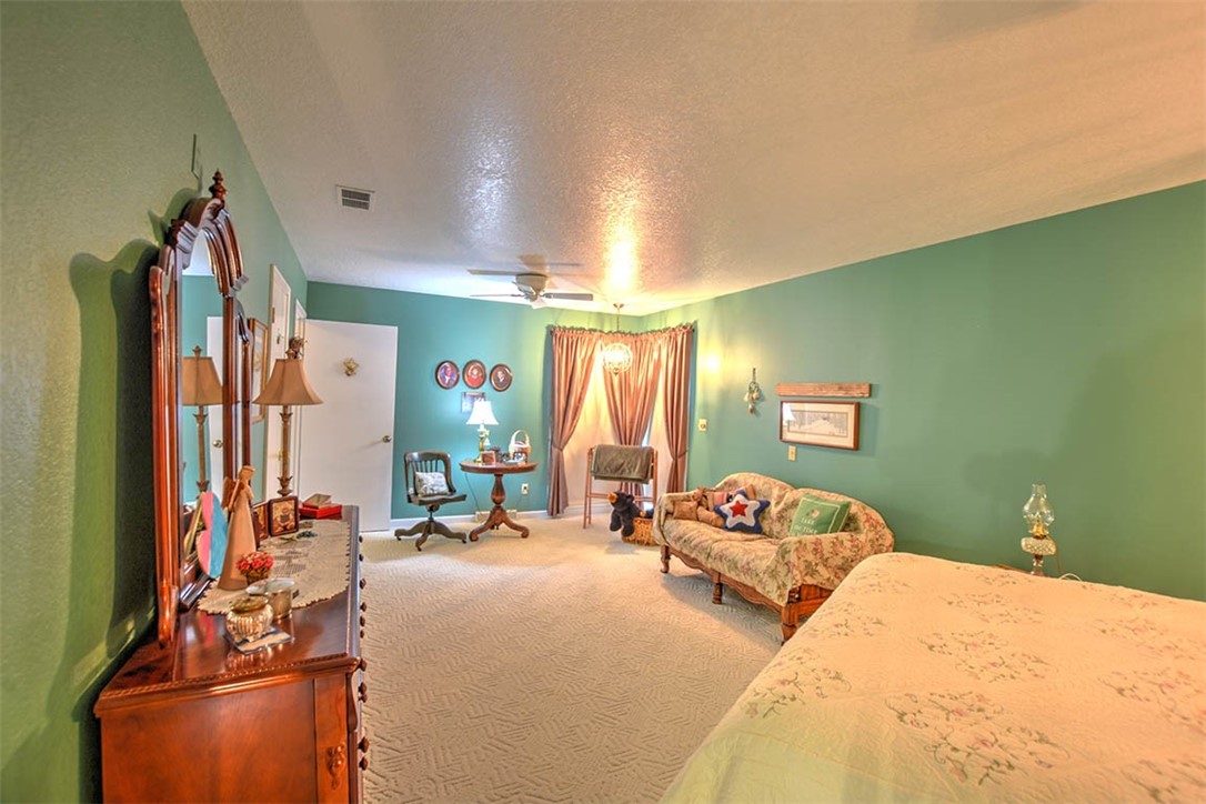 2233 1900 North Road Property Photo 19