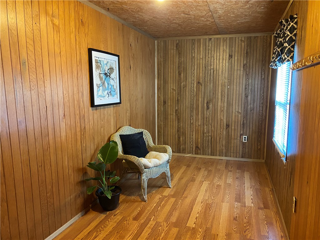 814 E 2nd Street Property Photo 18
