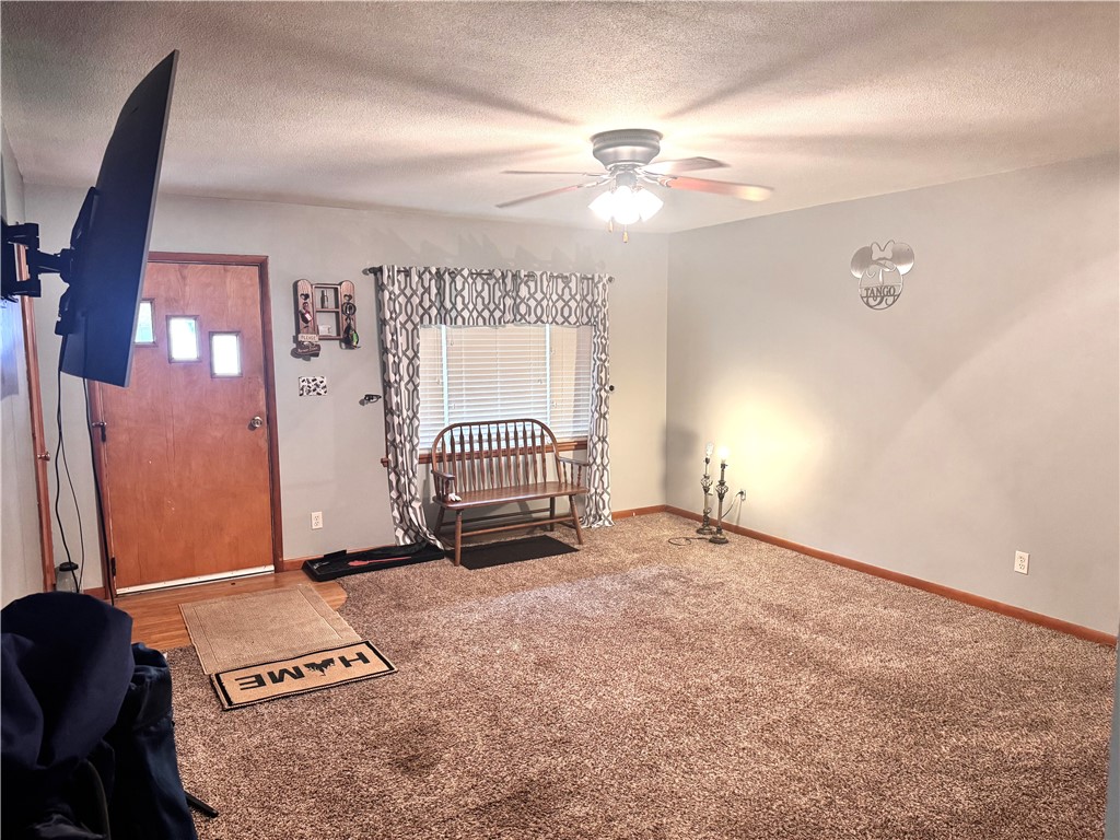 206 W North Street Property Photo 4