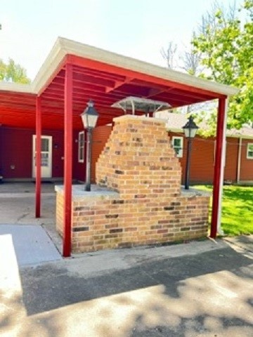 3254 E Fulton Avenue Property Photo 4
