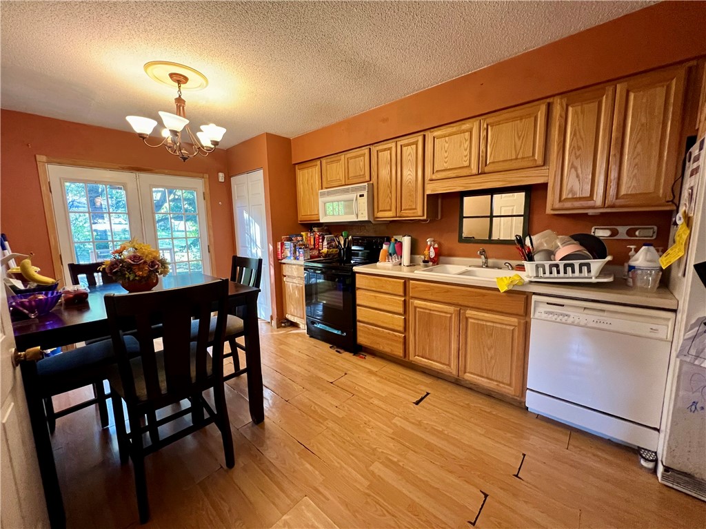 916 Blueridge Drive Property Photo 5