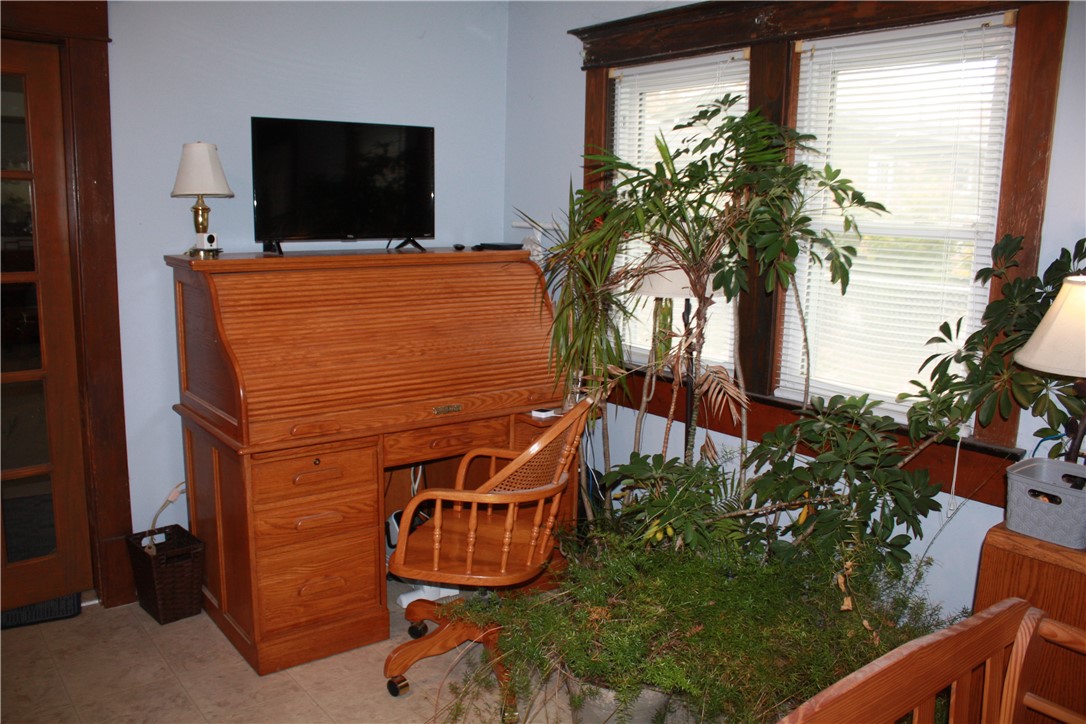 2705 S Taylor Road Property Photo 9