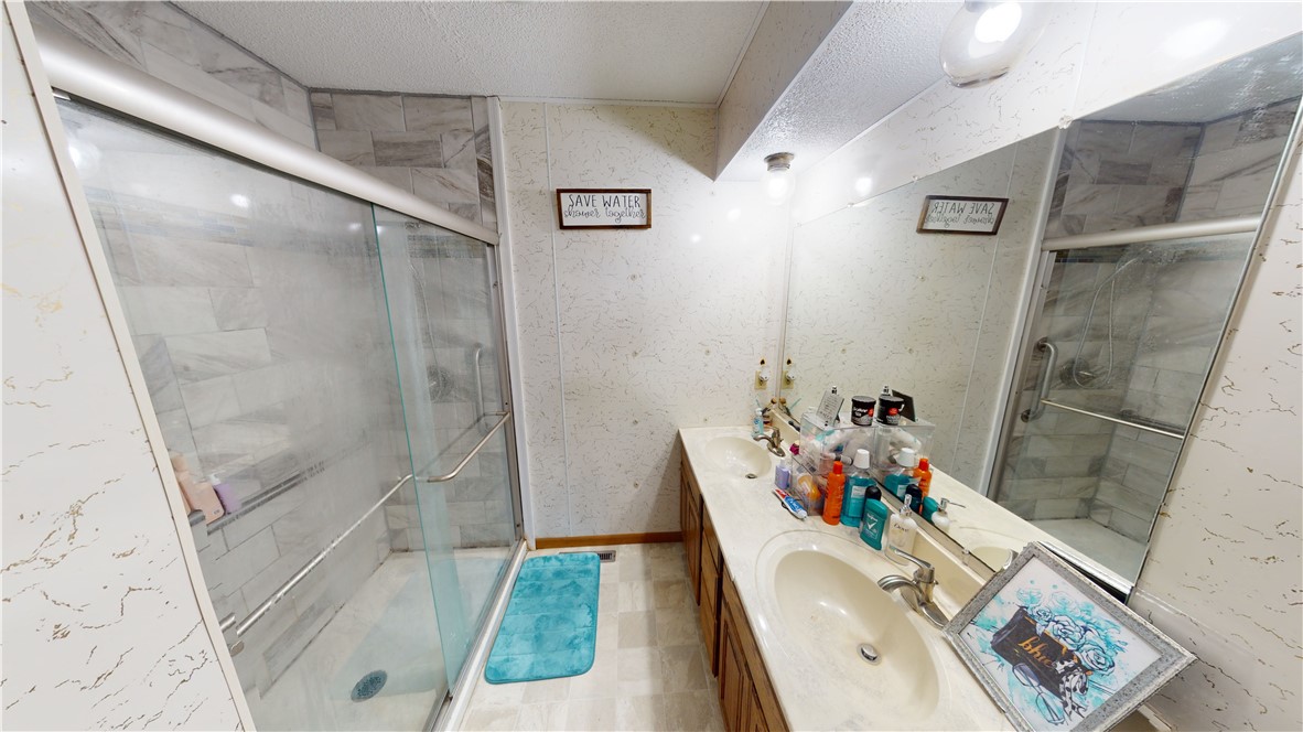 205 W Center Street Property Photo 15
