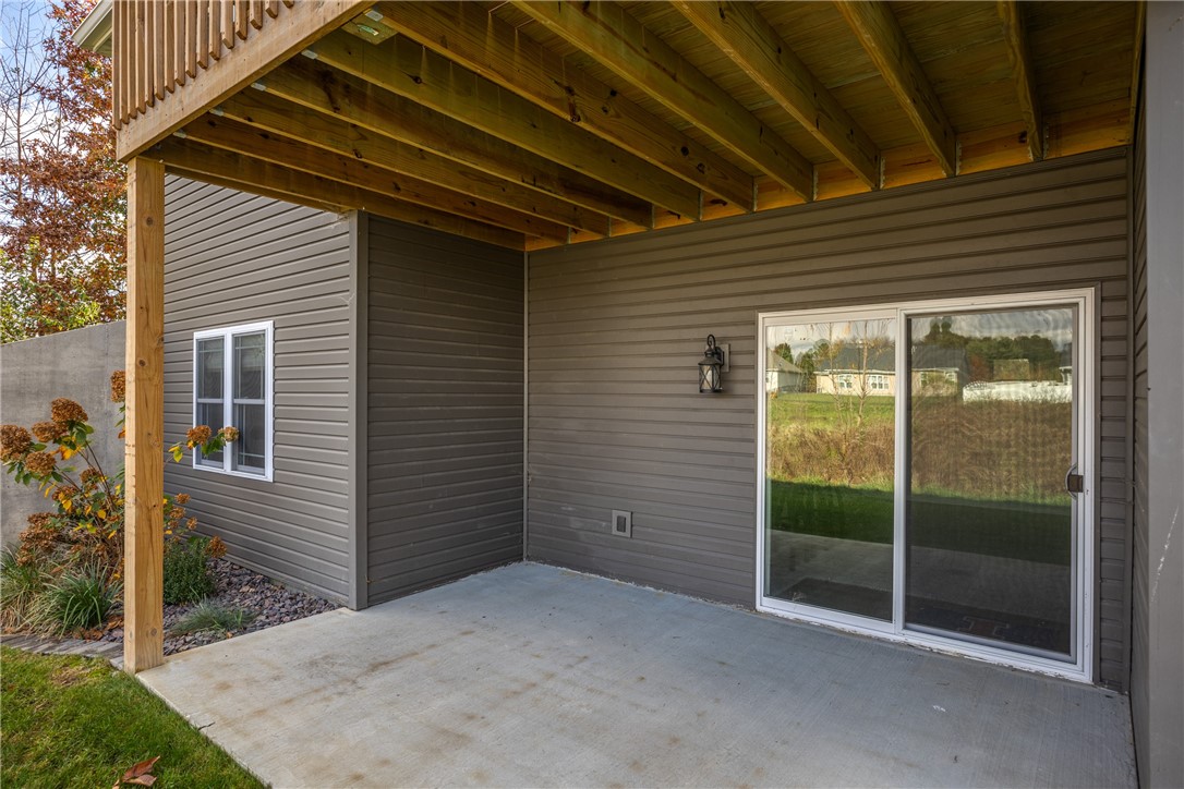 112 E Blohm Avenue Property Photo 4