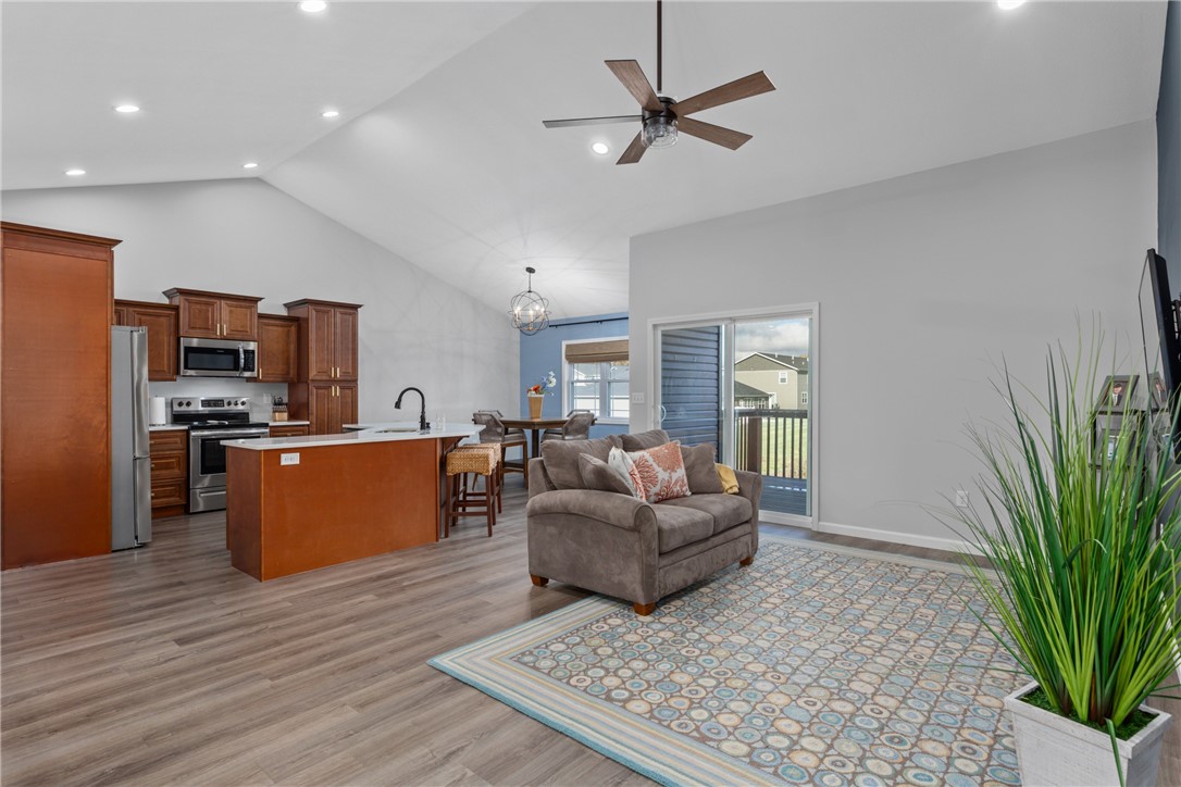 112 E Blohm Avenue Property Photo 11