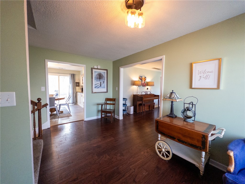 1302 Golf Terrace Street Property Photo 4