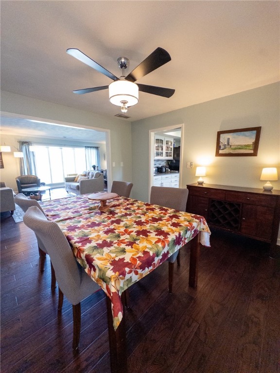 1302 Golf Terrace Street Property Photo 8