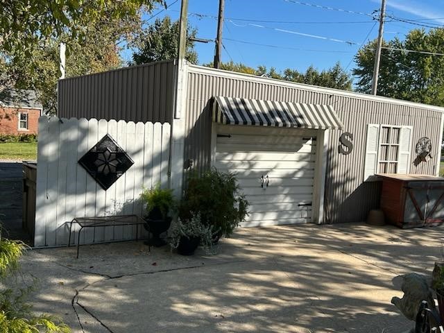 112 N Kennedy Boulevard Property Photo 14