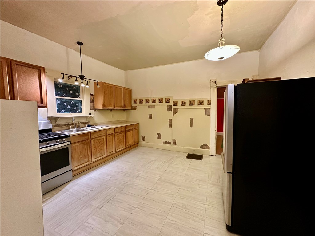 320 Parrish Street Property Photo 7