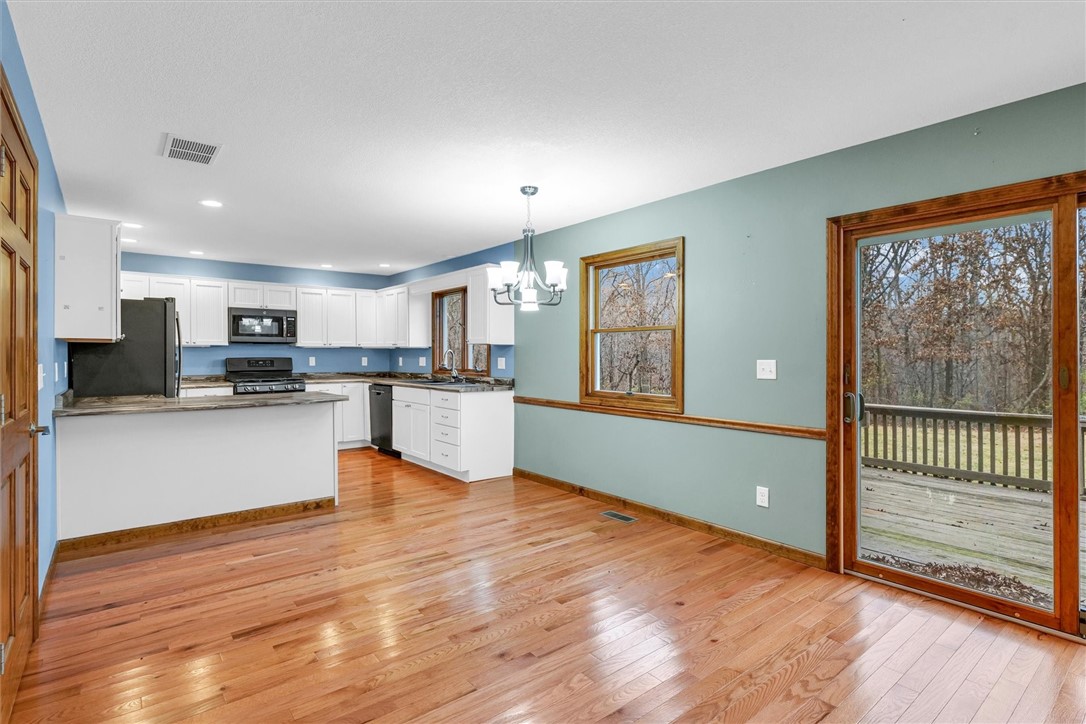 6 Grandview Heights Property Photo 9