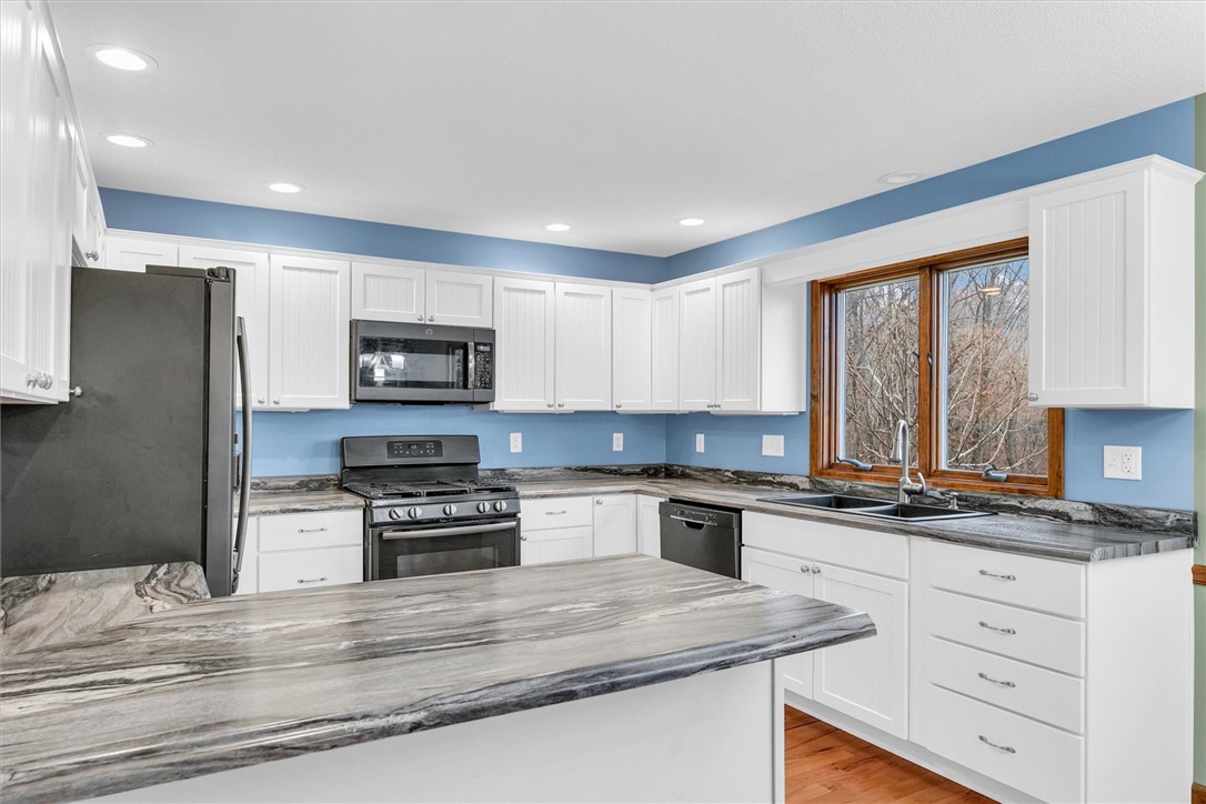 6 Grandview Heights Property Photo 10