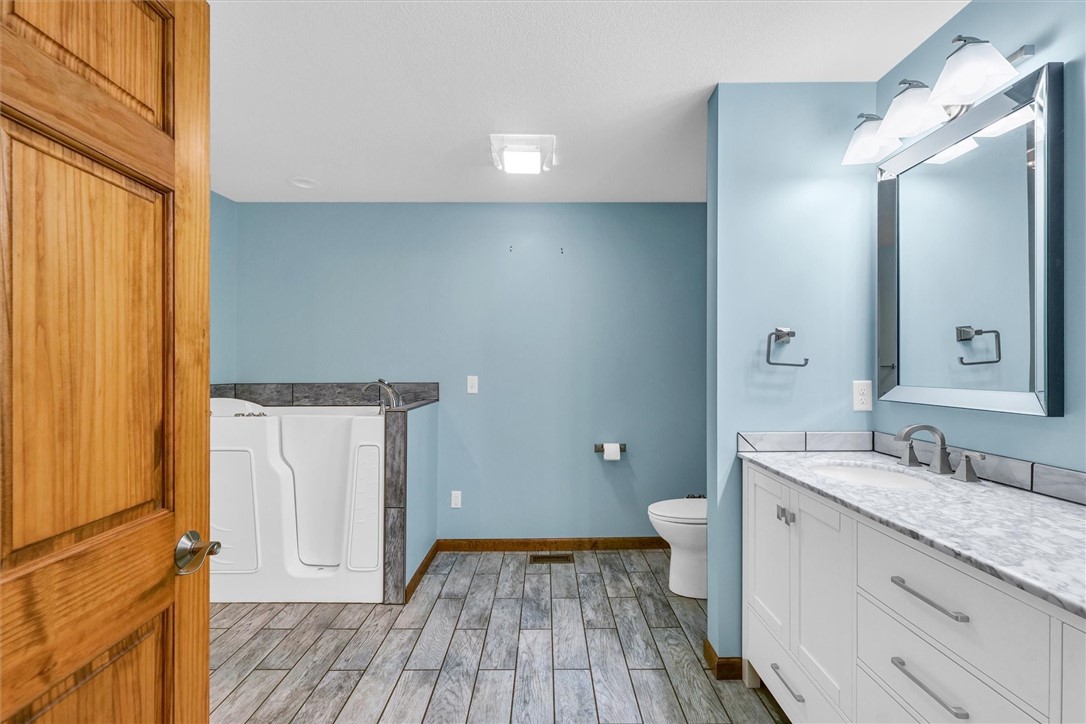6 Grandview Heights Property Photo 19