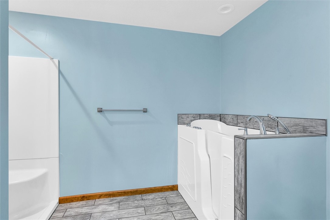 6 Grandview Heights Property Photo 20